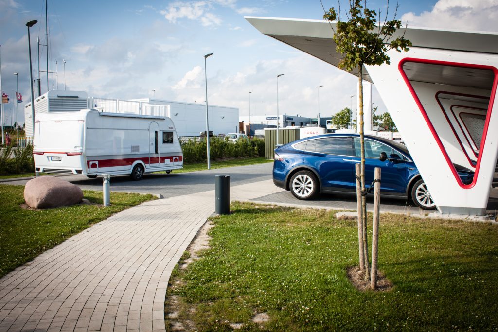 Charging Tesla Model X when towing a trailer