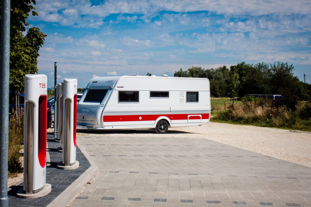 Charging at Tesla Supercharger with trailer connected